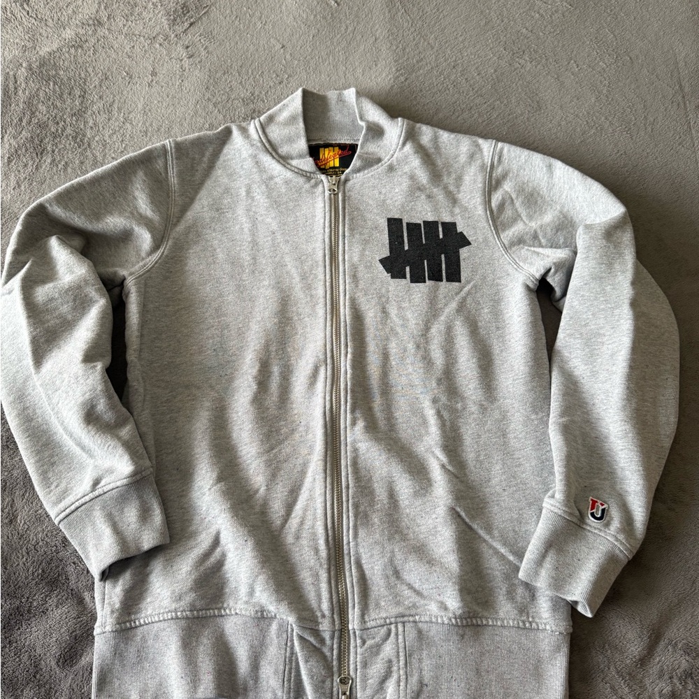 Undefeated sweatshirt Gray Zip-Up Jacket with Black Logo size mens small